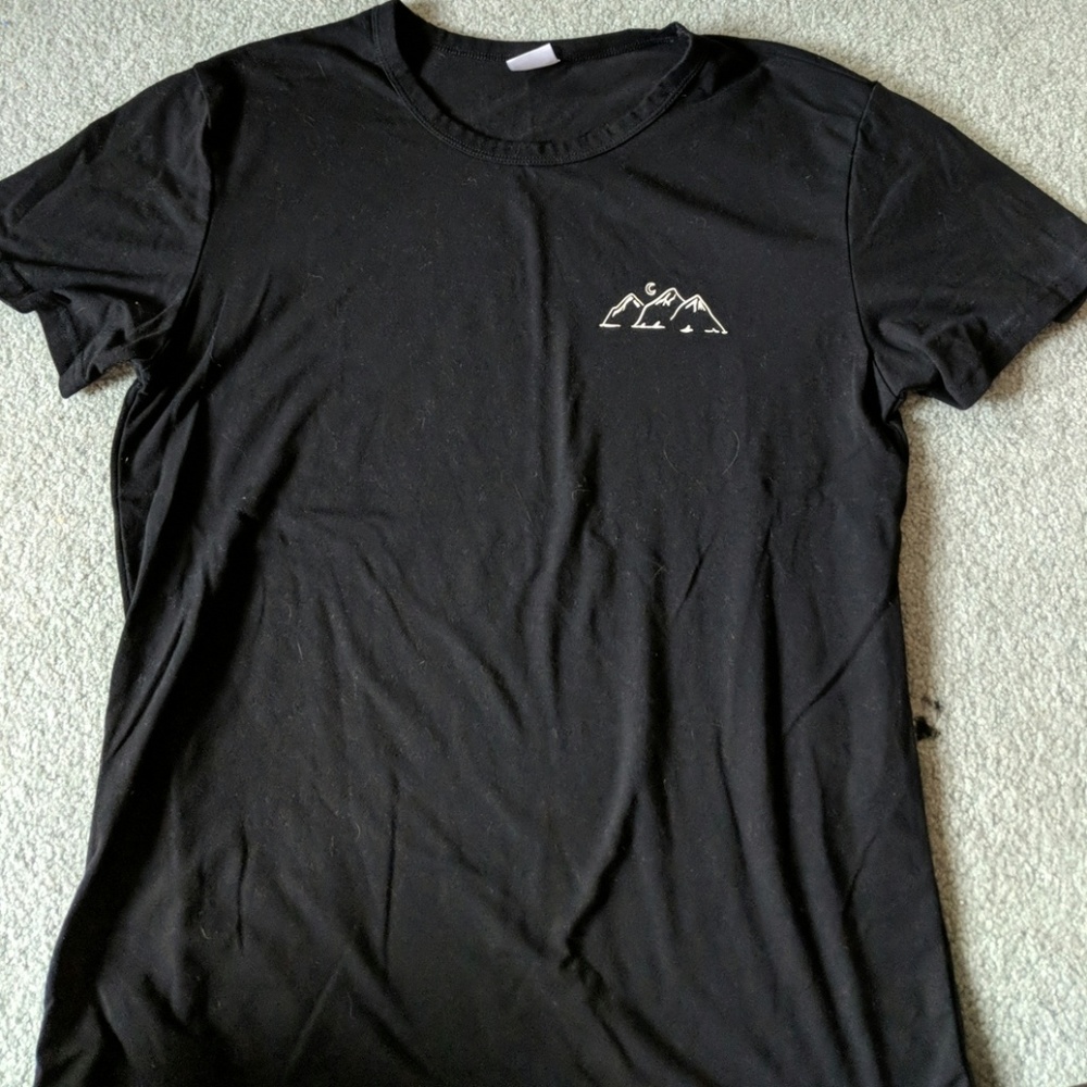 Black graphic tshirt